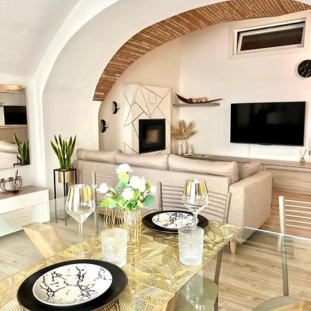 L'Arco Sul Lago • Gold Apartment Castro  Exteriör bild