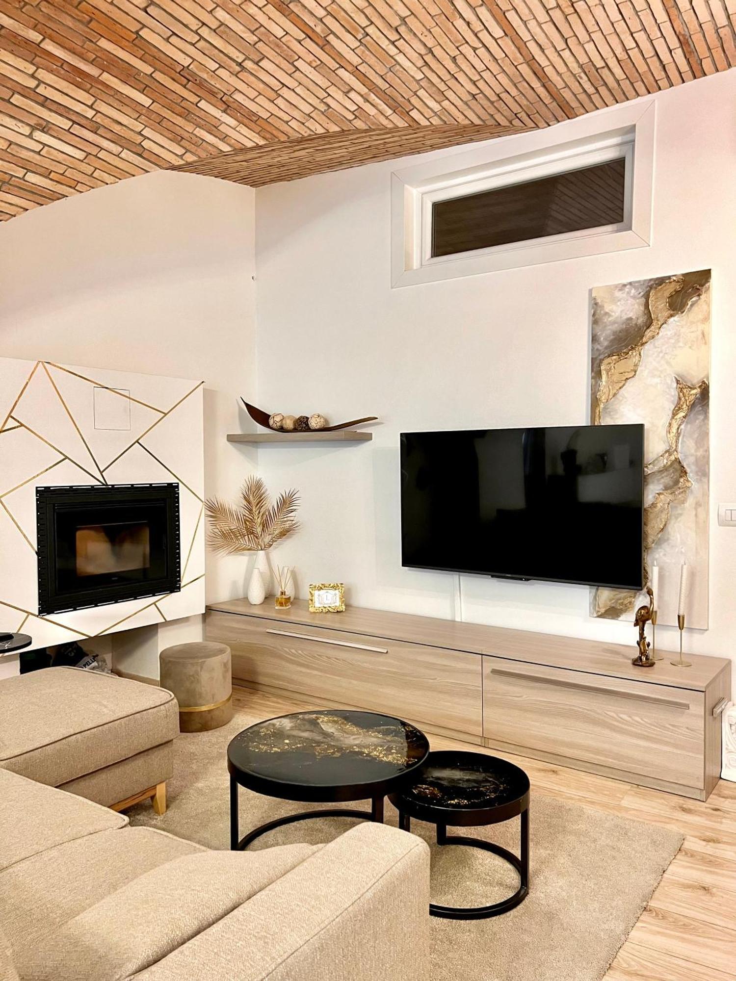 L'Arco Sul Lago • Gold Apartment Castro  Exteriör bild