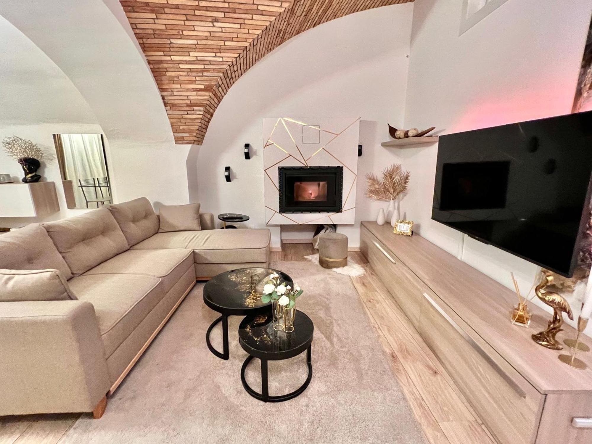 L'Arco Sul Lago • Gold Apartment Castro  Exteriör bild