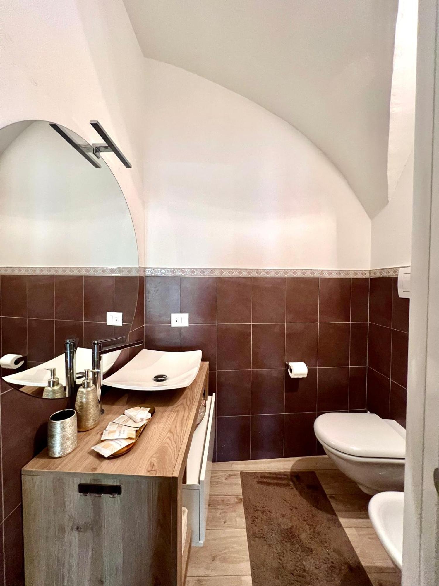 L'Arco Sul Lago • Gold Apartment Castro  Exteriör bild