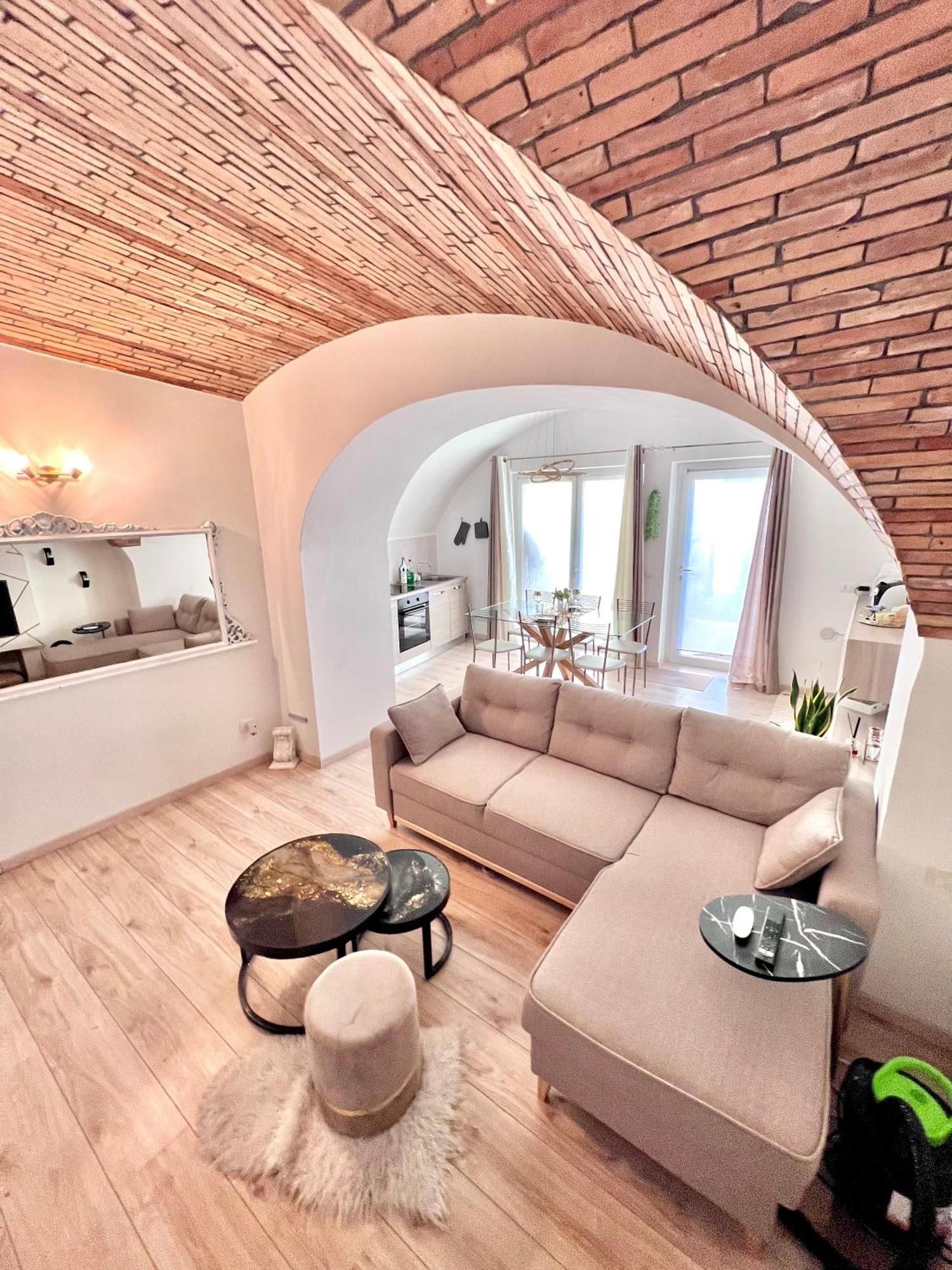 L'Arco Sul Lago • Gold Apartment Castro  Exteriör bild