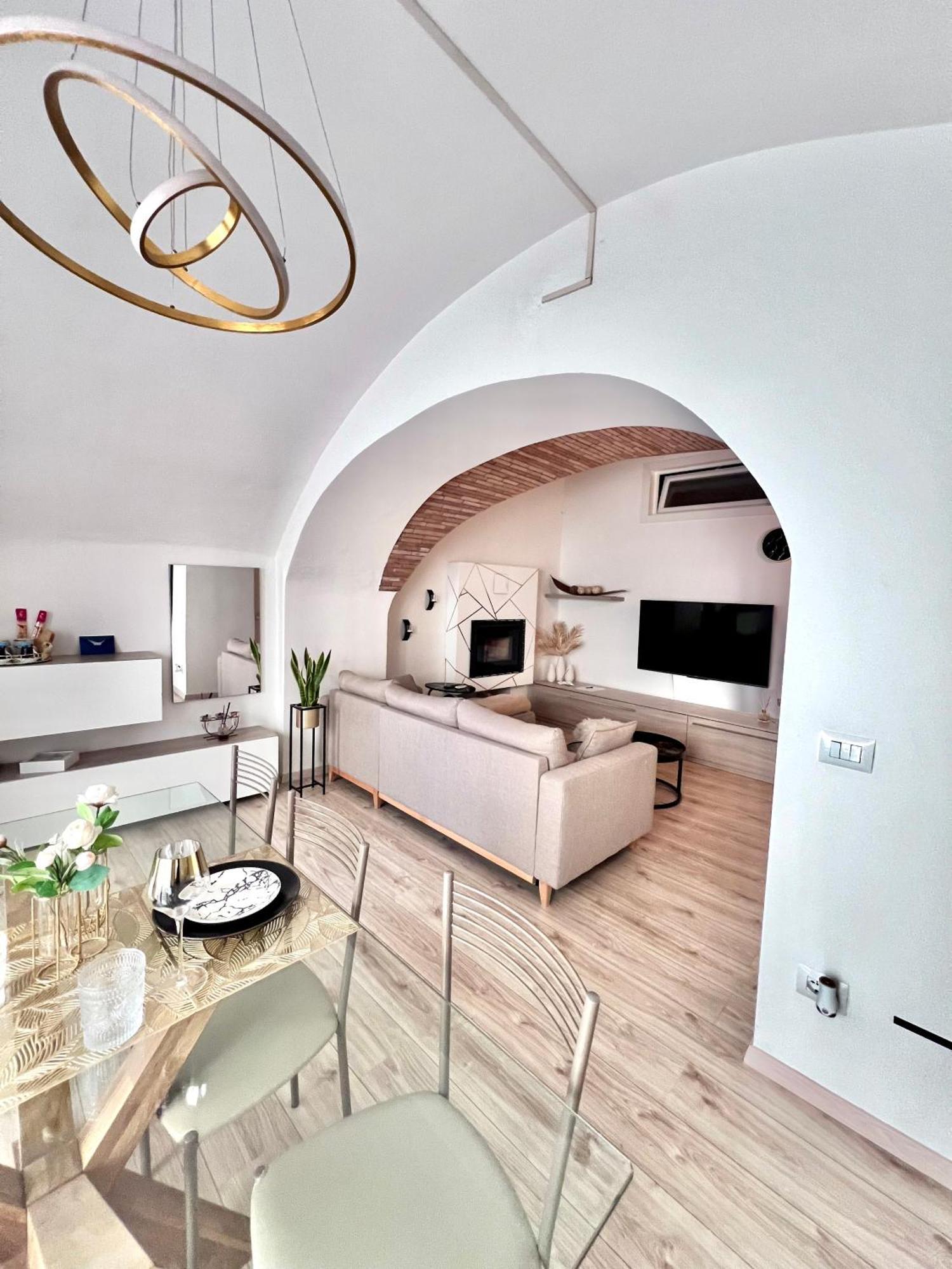 L'Arco Sul Lago • Gold Apartment Castro  Exteriör bild